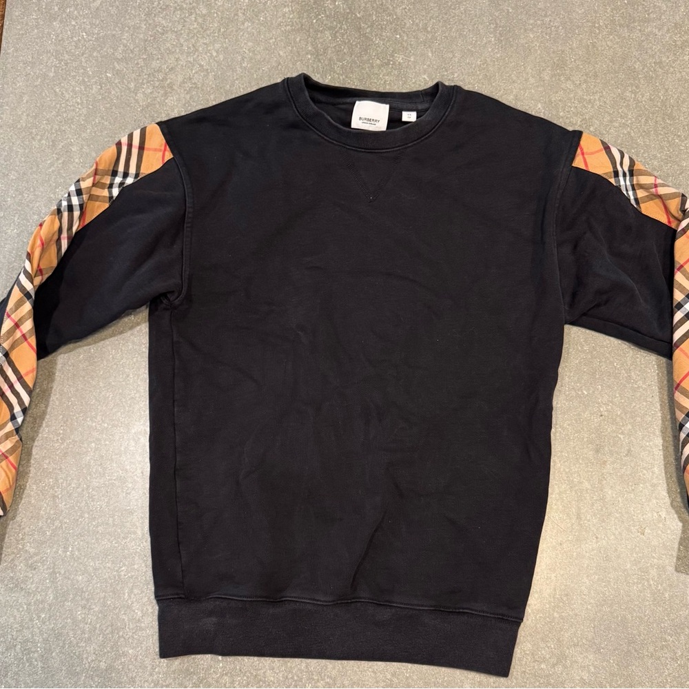 Burberry Men's crew neck long sleeve sweatshirt size XS
